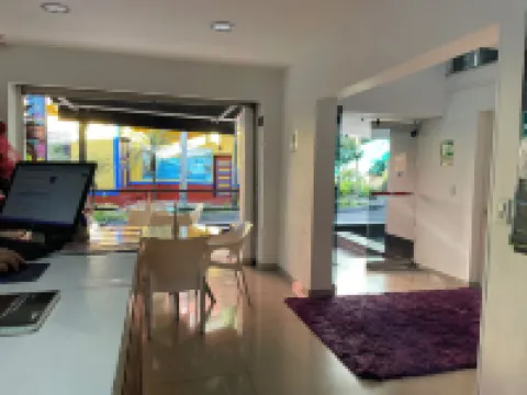 勒拉斯卡萊8號旅館