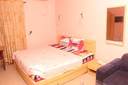 Dubys Suites Dutse Отели рядом с достопримечательностью «Терминал аэропорта Абуджа Ннамди Азикиве»