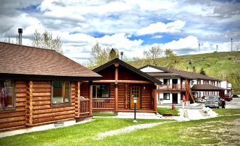 Beartooth Hideaway Inn & Cabins