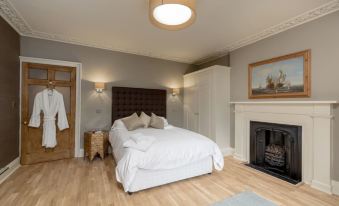 Joivy Boutique Apt with Patio in New Town