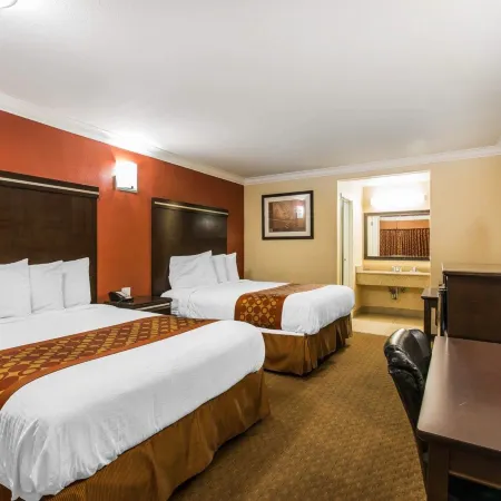 Rodeway Inn & Suites Corona