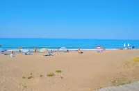 Beachfront Holiday Houses Yannis on Agios Gordios Beach