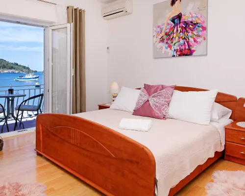 Sunshine Apartment Doda Hotels in Vela Luka