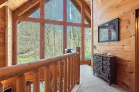 Bear Paw Trail Hotels in Sevier County
