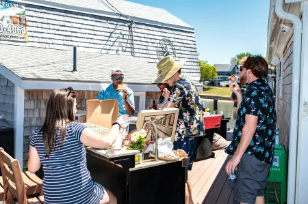 The Onset Beach Compound-Cape Cod Beach Resort & Oceanic Habitat Отели в г. Марион