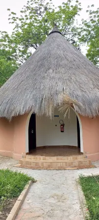 Hostellerie le Relais St Hubert Отели в г. Гаруа