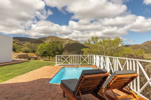 Orange Grove Hotels in Robertson