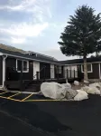 Roosevelt Hotel - Yellowstone - parking