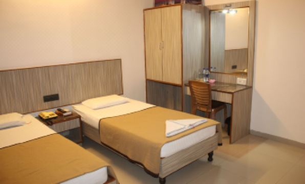 Hotel Niraj International - Housity