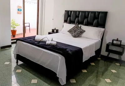 Moradia Laureles Medellin Отели в г. 