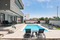 Villa TIA with Heated Pool