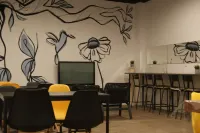 M Pods Malaga - breakfast