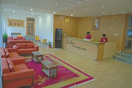 Hotel Cholay Khangzang Отели в г. Юзипанг