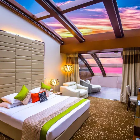 Hotel Sahara Star
