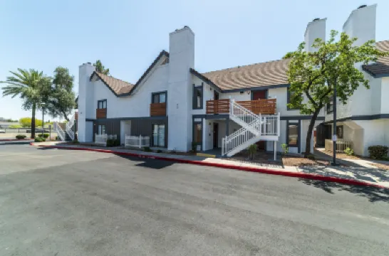 Metro Phoenix Extended Stay Hotels in North Mountain