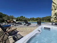 Olive Garden Paradise with Heated Swimming Pool - ヴィラ