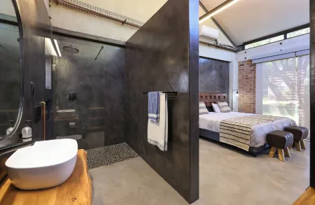 Naka Luxury Safari Lodge