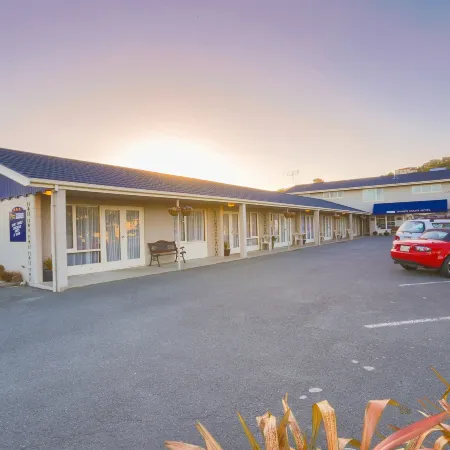 AAA Thames Court Motel