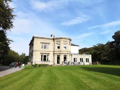 Cleatham Hall Hotels near The Gainsborough & District Heritage