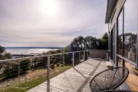 Beachcomber Hotels in Coles Bay