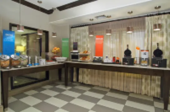 奧斯汀南機場區歡朋飯店