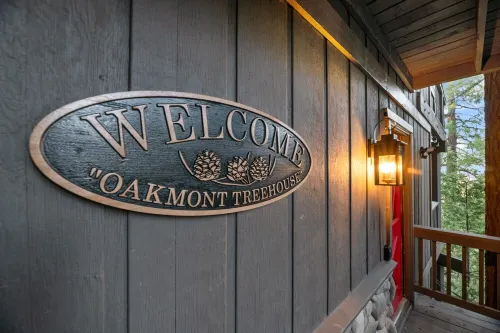 Cozy Treehouse with Lake View of Lake Arrowhead - 5 min from Village and Skypark