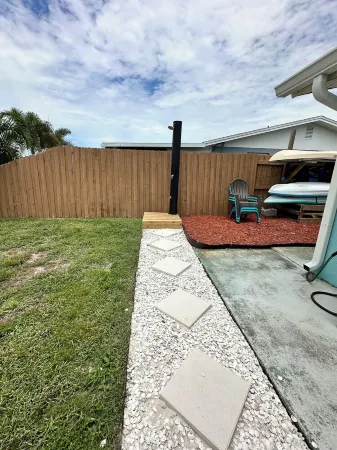 Entire Home _ The Lazzy Turtle _ Outdoor shower Отели в г. Хадсон