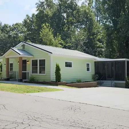 Beautiful Home At Downtown Apex