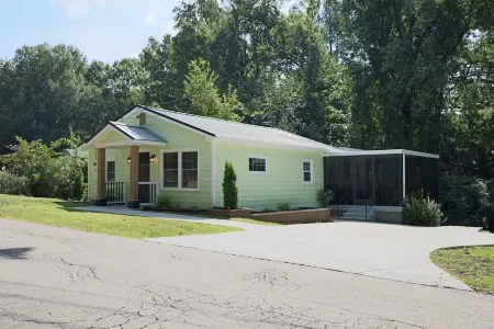 Beautiful Home At Downtown Apex