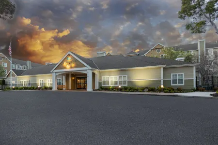 Homewood Suites by Hilton Newark-Fremont Отели рядом с достопримечательностью «Fear Overload Scream Park»