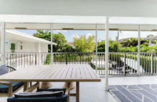 Beachside 2BR/2BA - Pool, Balcony, Parking - Steps to the beach