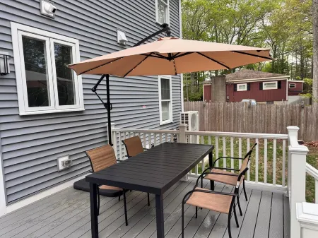 Family Vacation Modern Norwood Отели рядом с достопримечательностью «111 Lenox St»