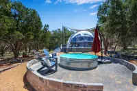 Tranquil Oasis with Cowboy Pool and Yoga Studio - Enchanting Retreat 斯普林布蘭奇住宿飯店