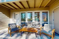 Serenity at Seventh Mountain Hotels in Deschutes River Woods