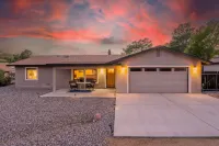 Serene Oasis Retreat - Hot Tub, Grill, Games, Relaxation