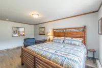 Private Hot Tub and Fishing Access - Charming Cabin Retreat