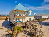 Private Ocean View Deck and Exclusive Coffee Bar - Charming Beach House