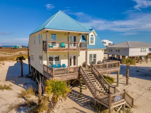 Private Ocean View Deck and Exclusive Coffee Bar - Charming Beach House