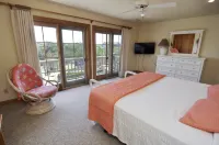 Majestic Sunsets and Soundfront Access - Beautiful Coastal Retreat