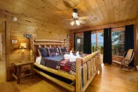 Luxurious Hot Tub and Game Room - Stunning Mountain Retreat