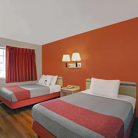 Super 8 by Wyndham Livermore