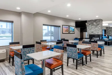 Comfort Inn & Suites