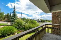Spacious Living Areas and Hot Tubs - Charming Mountain Retreat
