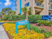 Beachy Decor and Fully-Stocked Kitchen - Stunning Ocean View Retreat 머틀비치 호텔