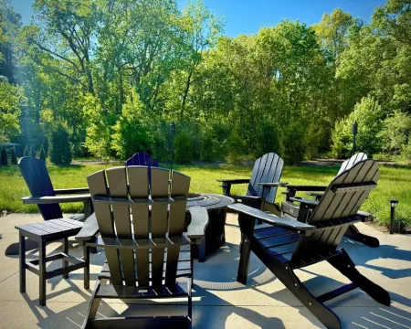 The Retreat: HotTub/FirePit/Wineries/Beach/Nature Hotels in Lake Charter Township