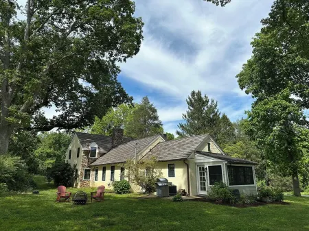 Country School House at Solidago FarmUnique, cozy small farm experience!