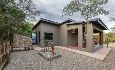 Grace of Africa, Couples 5 Star Nature Lodge