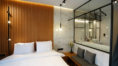 Luxury Suites with Jacuzzi by Sea&TheCity - Holiday Apartments