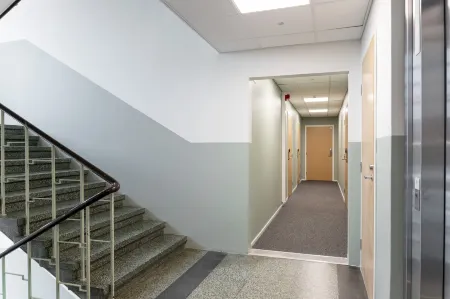 Forenom Serviced Apartments Pori Antinkatu Отели рядом с достопримечательностью «Toejoen Taimiala Oy»