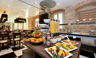 Jupiter Luxury Hotel